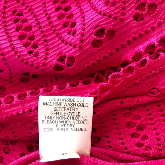 NWOT Lovely Fuchsia Pink Embroidered Below Knee Dress Size: M - Picture 12 of 13